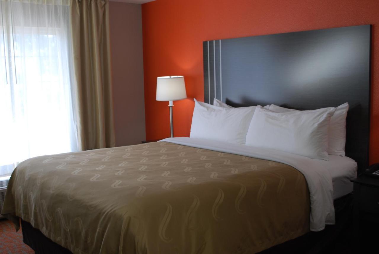 Quality Inn & Suites Fresno Northwest Экстерьер фото