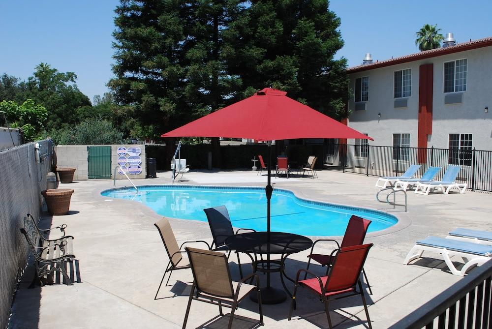 Quality Inn & Suites Fresno Northwest Экстерьер фото